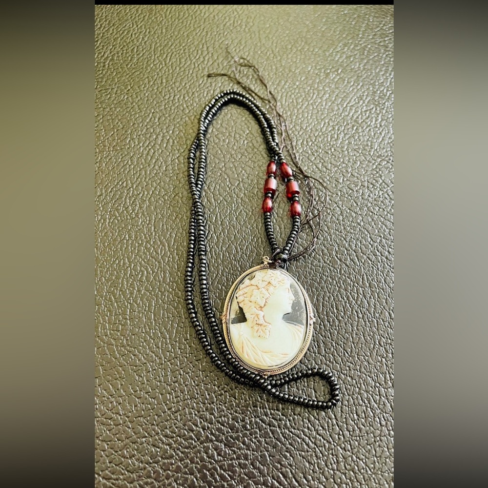 Vintage sterling czech cameo pendant
